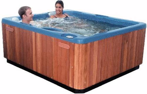 Hot Tub Quest hot tub. 4 person + free steps & starter kit.