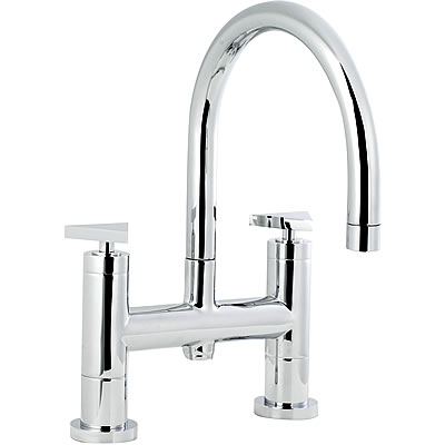 Ultra Isla Bath filler with swivel spout.