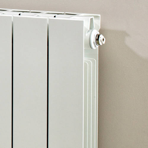 Example image of EcoHeat Saxon Horizontal Aluminium Radiator & Brackets 590x420 (White).